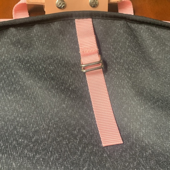 John Hart Pink Garment Bag Luggage - Picture 6 of 7